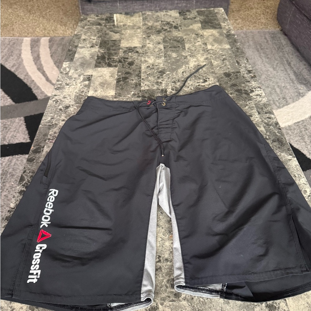 Reebok Men's Black Athletic CrossFit Shorts with Gray Panel size S